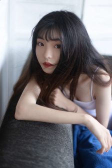美女把小内内脱个精光的照片
